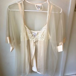 Vintage white cream nighty by Intimo Amore